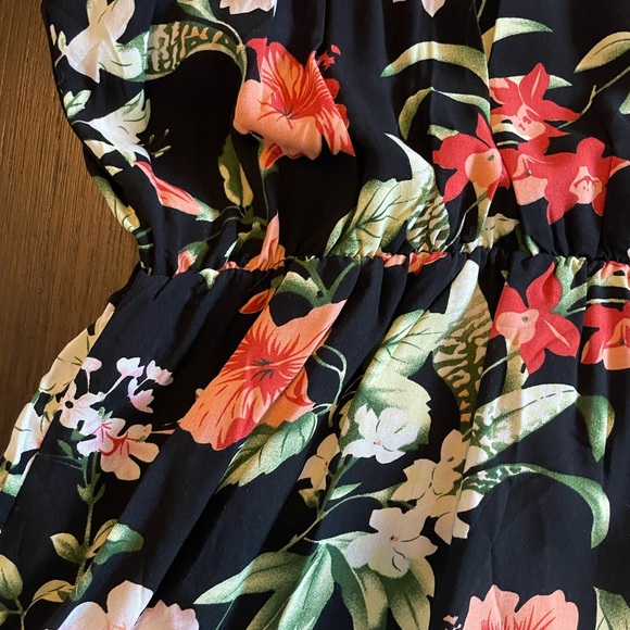 Never worn floral romper. Kori brand Size Large - Picture 3 of 5